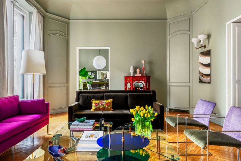 Inside A Colourful Yet Classic Milan Apartment (11)